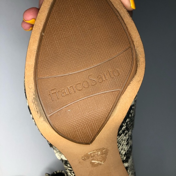 Franco Sarto | Zip Ankle Block Heel Bootie - Picture 11 of 16